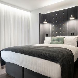 Cosy Double Without Window